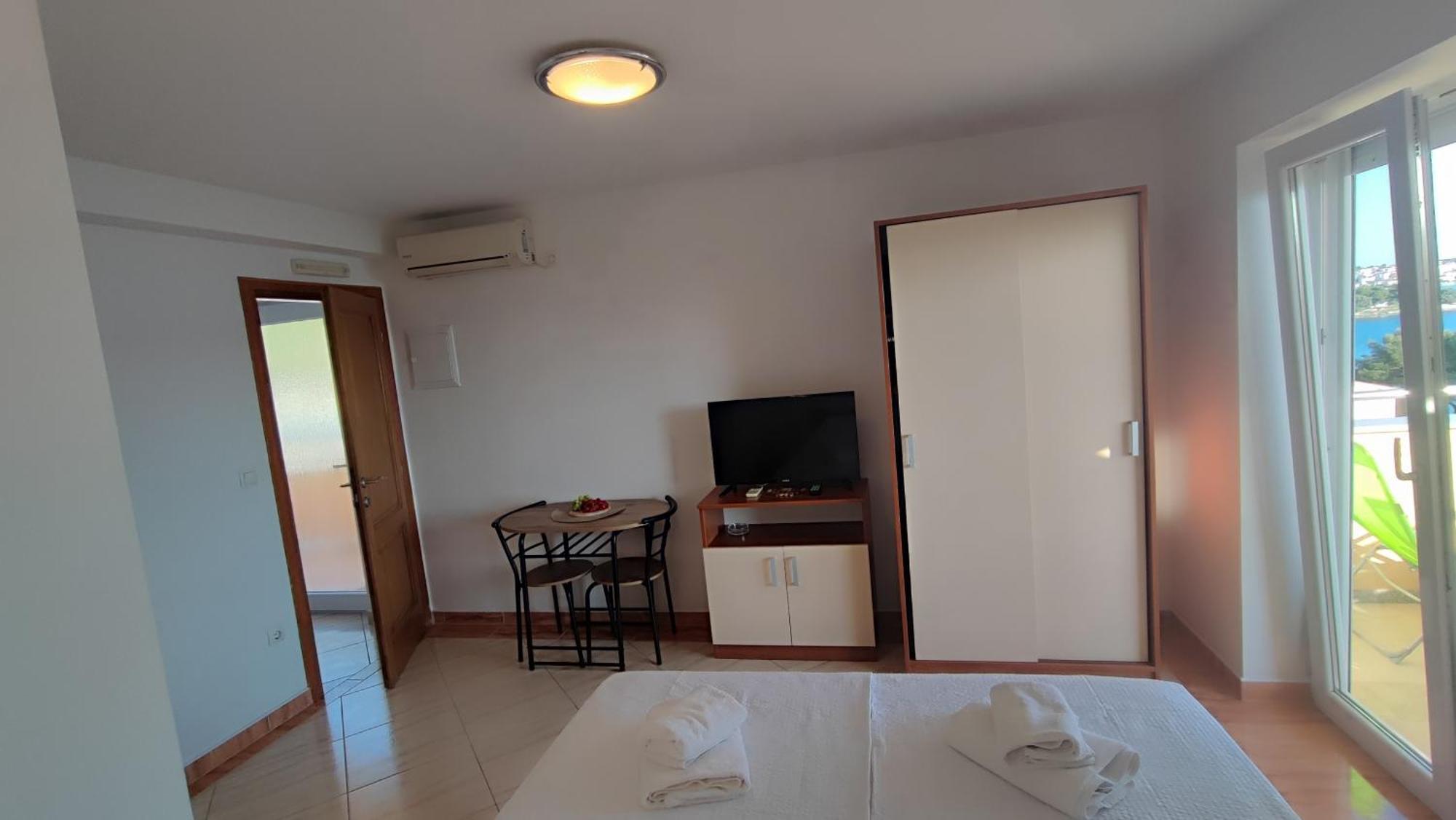 Villa Penava, Private Beach, Pool And 7Min To Трогир Номер фото